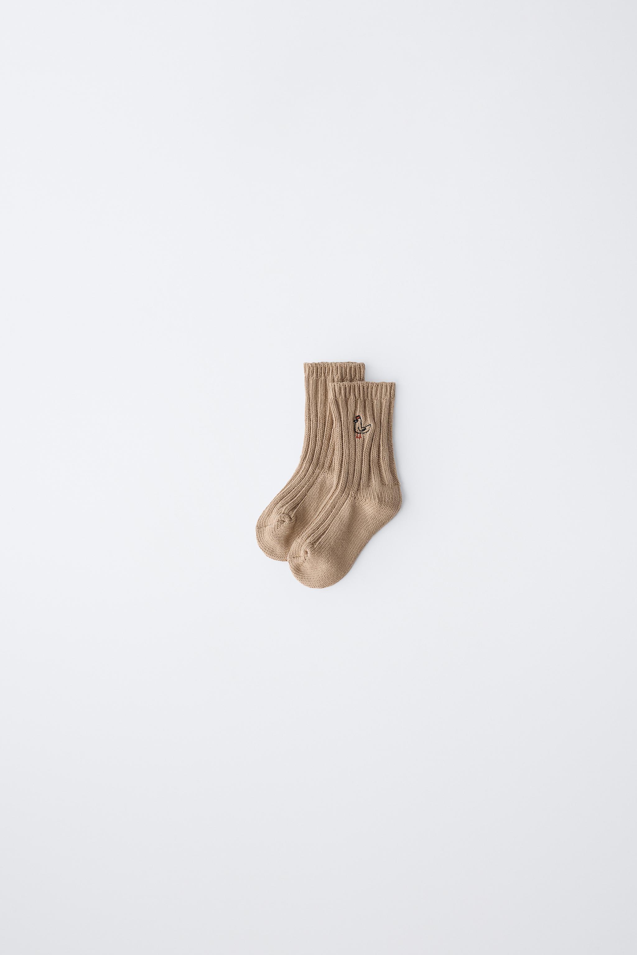 EMBROIDERED KNIT SOCKS